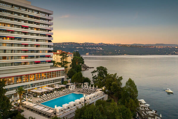 Isplata božićnice u Liburnia Riviera Hotelima