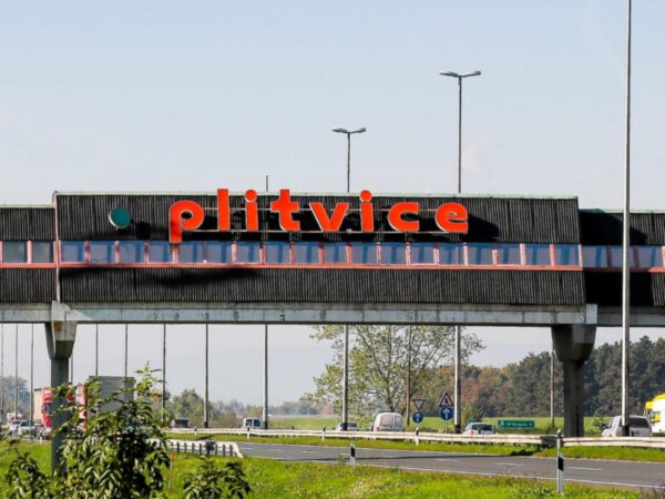 U Motelu Plitvice dogovoreno povećanje plaće i isplata božićnice i dara djetetu