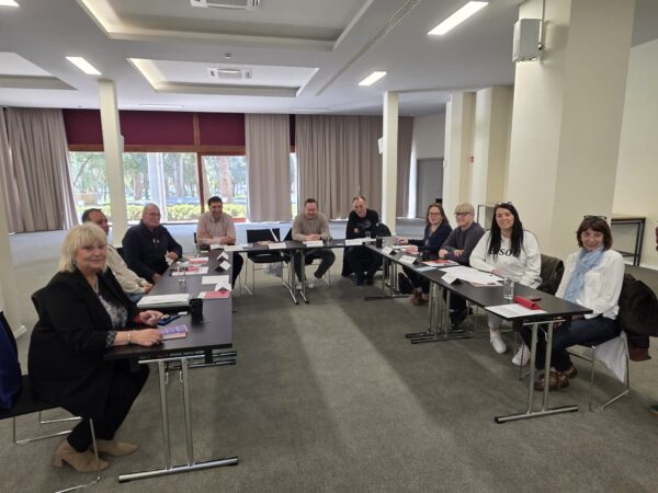 Čovjek je ključ uspjeha u turizmu: u Rovinju održane edukacije o kolektivnim pregovorima o plaćama u turizmu i ulozi sindikata u digitalnoj i zelenoj tranziciji u turizmu